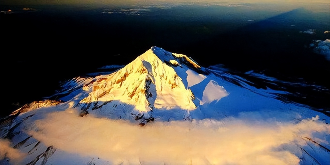 世界最高的山，不是珠穆朗玛峰，而是另外有两座山，到底有多高