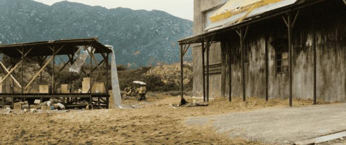 87岁开山鼻祖去世！那个拿命搏的港片时代，捧出的都是巨星