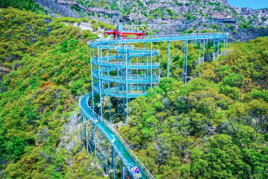 夏日峡谷漂流推荐无漂流不夏天,溪流欢畅