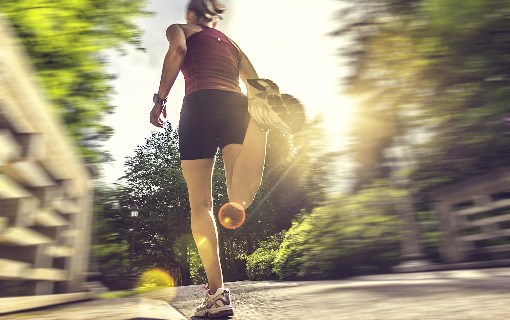 人到中年最值得骄傲的是跑步,人到中年可以不美丽但要健康跑步