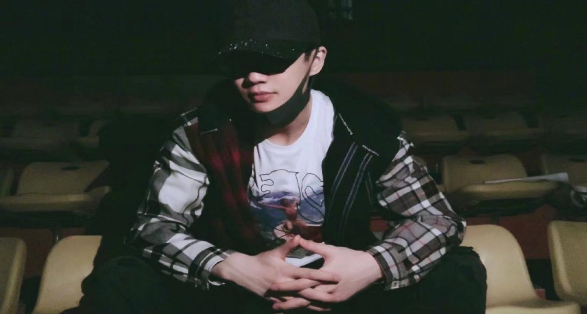 许嵩哪首歌里是命中注定,许嵩翻唱宿命