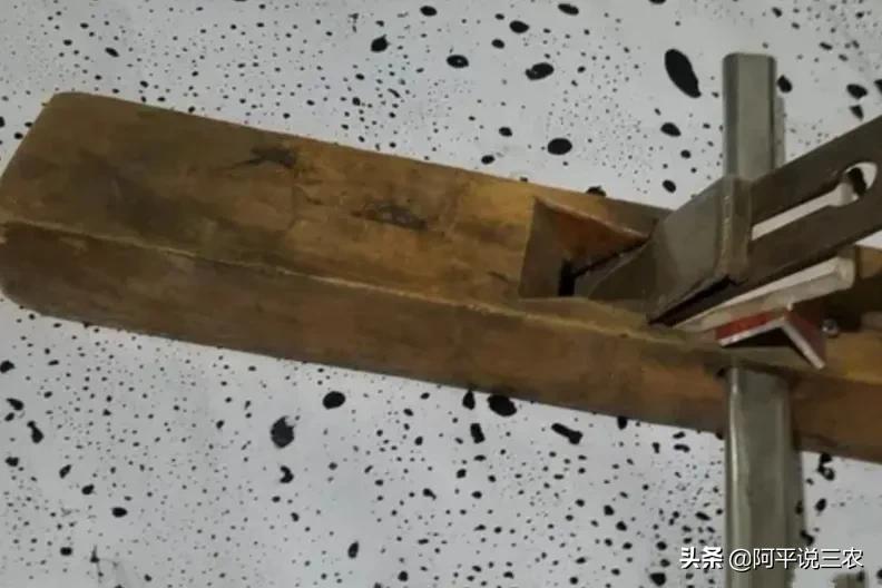 在农村的木匠,农村即将消失的手艺人篾匠铁匠