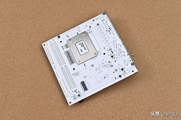 七彩虹主板b760和影驰760,七彩虹b760冰霜对比影驰b760