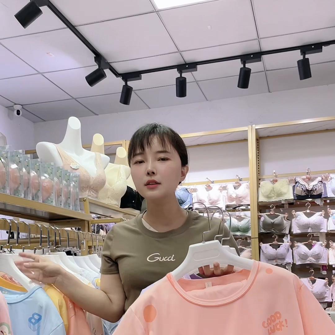 点赞评论回复（名品加油）四个字即可到店免费领惊喜全...