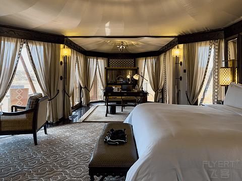 阿联酋丽思卡尔顿,阿联酋野奢帐篷