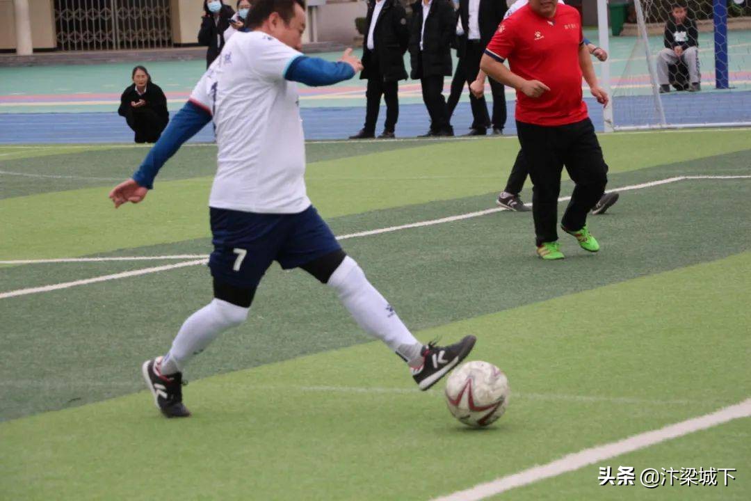 汴梁头条|开封市“退役大男孩”足球队成立仪式