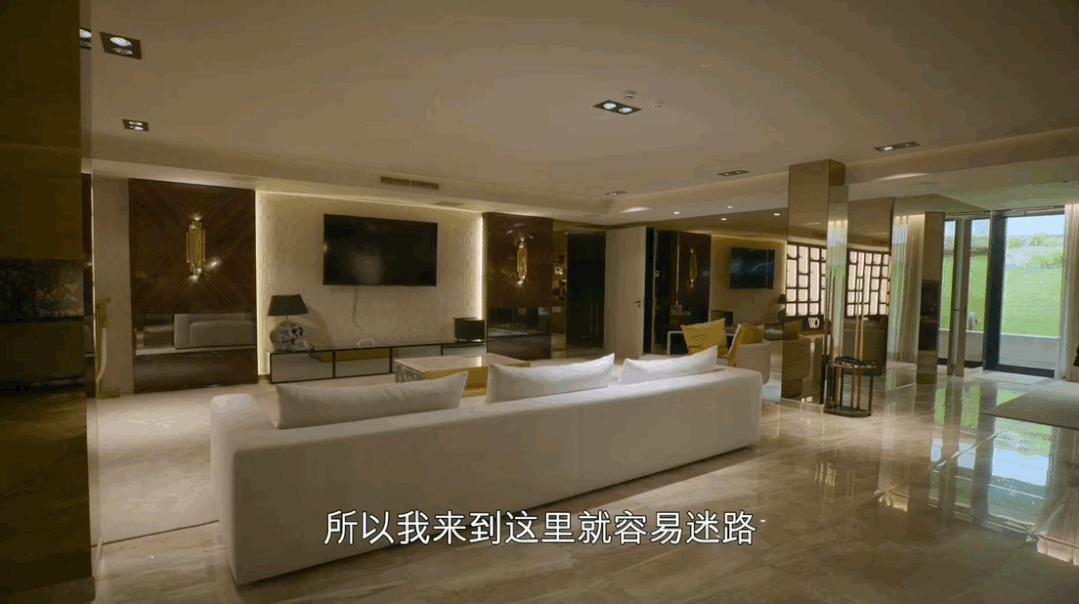 从柜姐到亿万富豪,从一名柜姐慢慢成为名模的由来