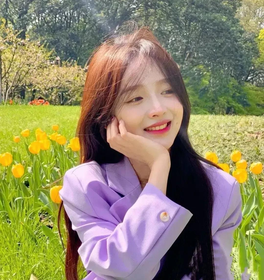 人生不易，别去求人可怜；生活虽苦，自己努力拼搏！