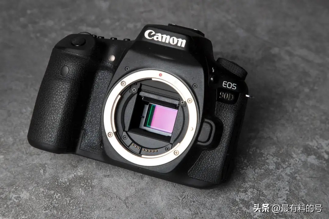 尼康单反和索尼微单应该怎么选,尼康24-120f4对比微单27-70f2.8