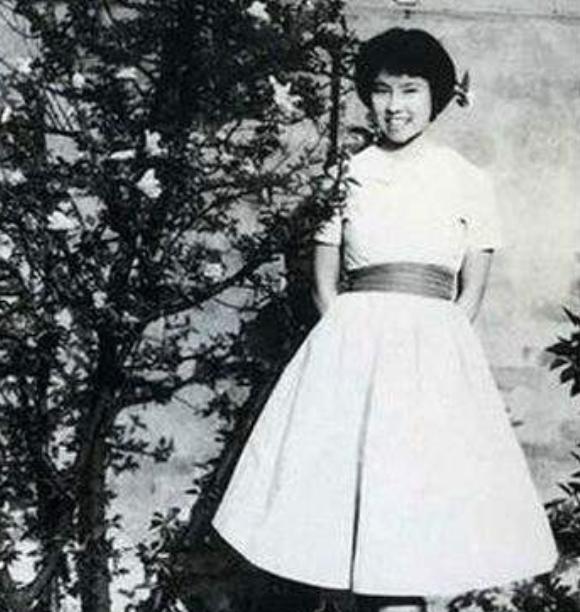 荷西去世12年，三毛自缢身亡：只要母亲同意，我可以快快乐乐去死