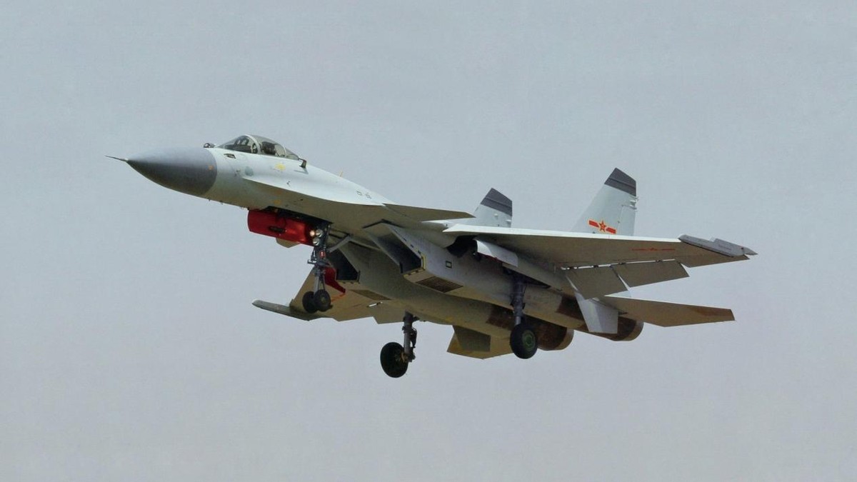 歼15是最差的俄军战机复制品？中国舰载战斗机歼15性能如何？