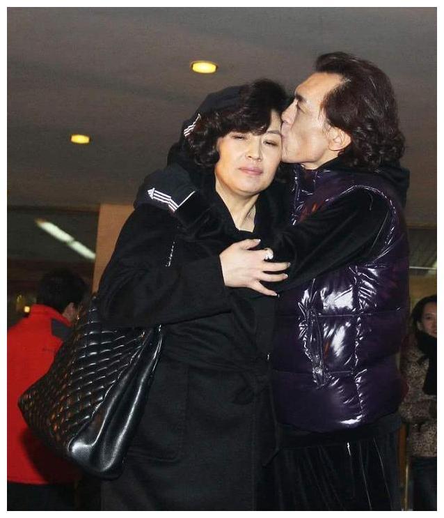 主持人李咏爱情故事,李咏节目经典故事