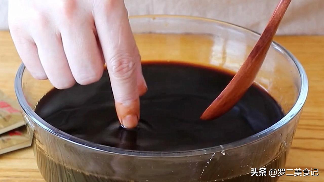 红糖馒头750克面粉放多少水和酵母,自发面粉制作红糖馒头的教程