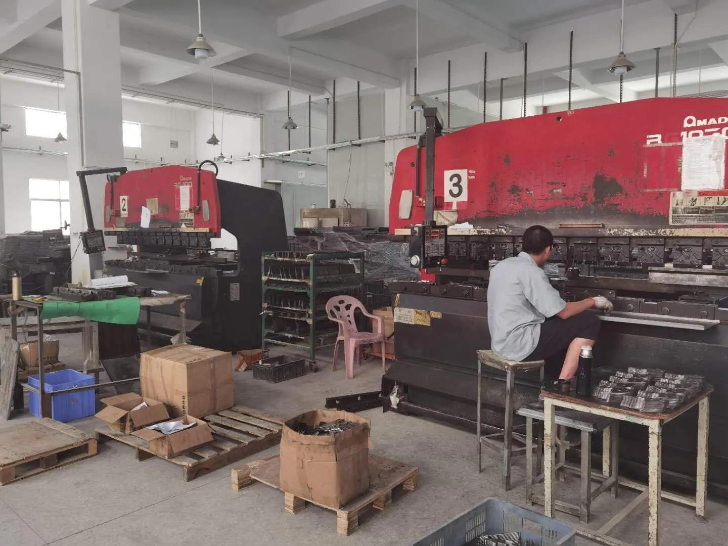 澶╁ぉ涓婄彮澶╁ぉ鍙満淇伐鏉ヤ慨鏈哄櫒,澶╁ぉ鍌伐浜轰娇鍔插共娲荤殑棰嗗