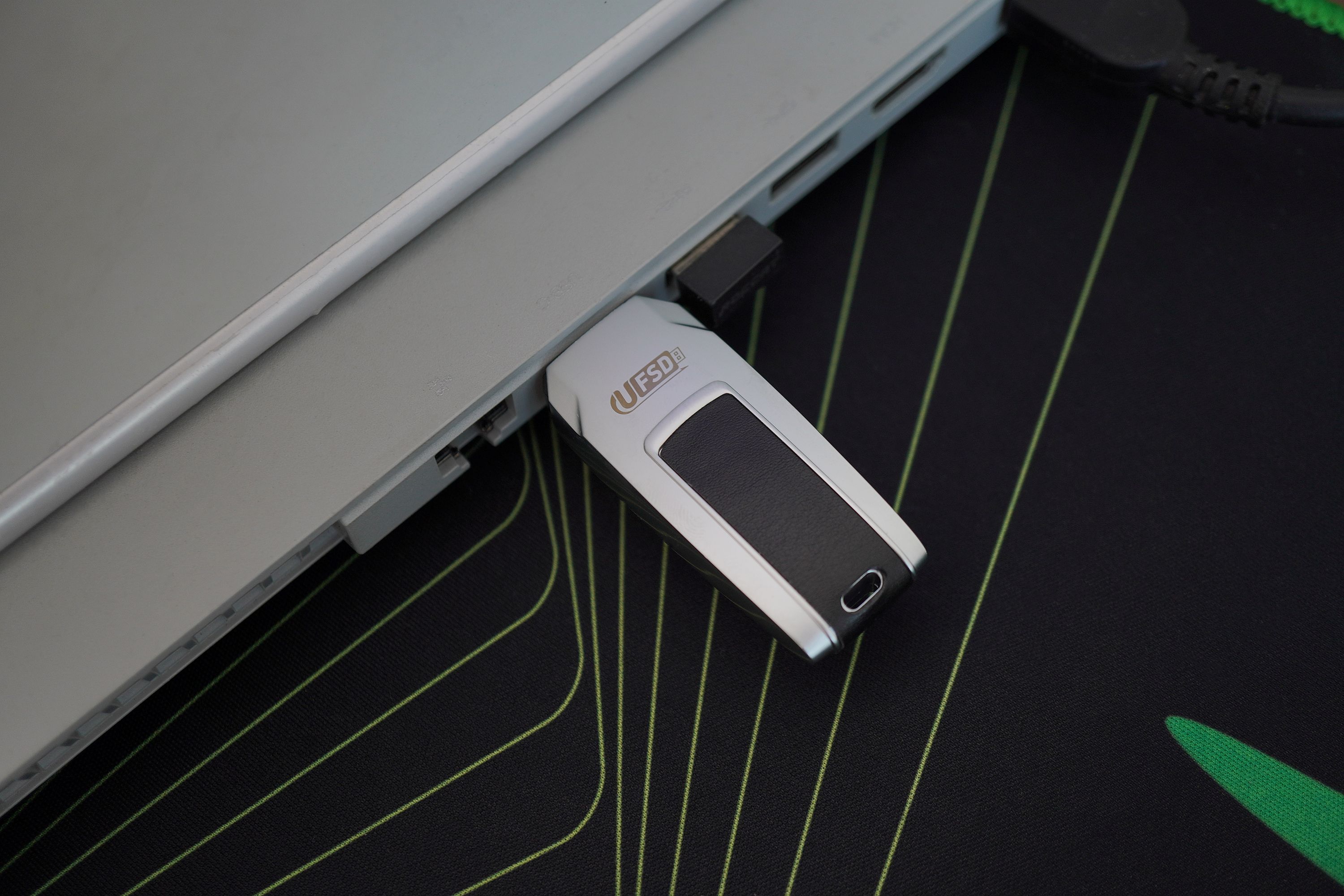 奥睿科快闪u盘和联想哪个好,奥睿科快闪u盘1T