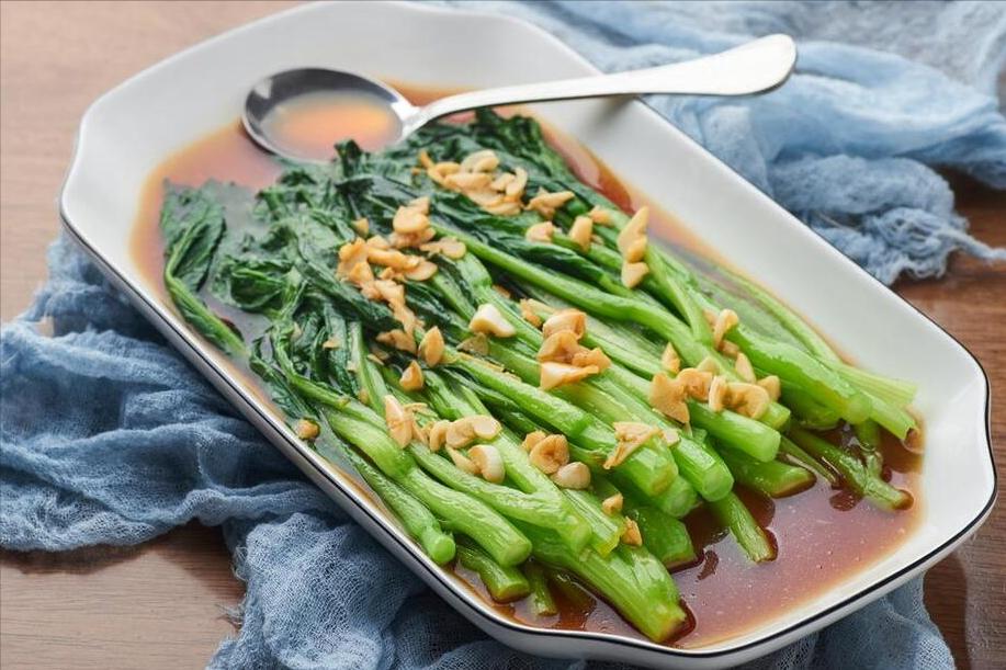 生菜低脂美味减肥必备,减脂蔬菜沙拉西兰花生菜