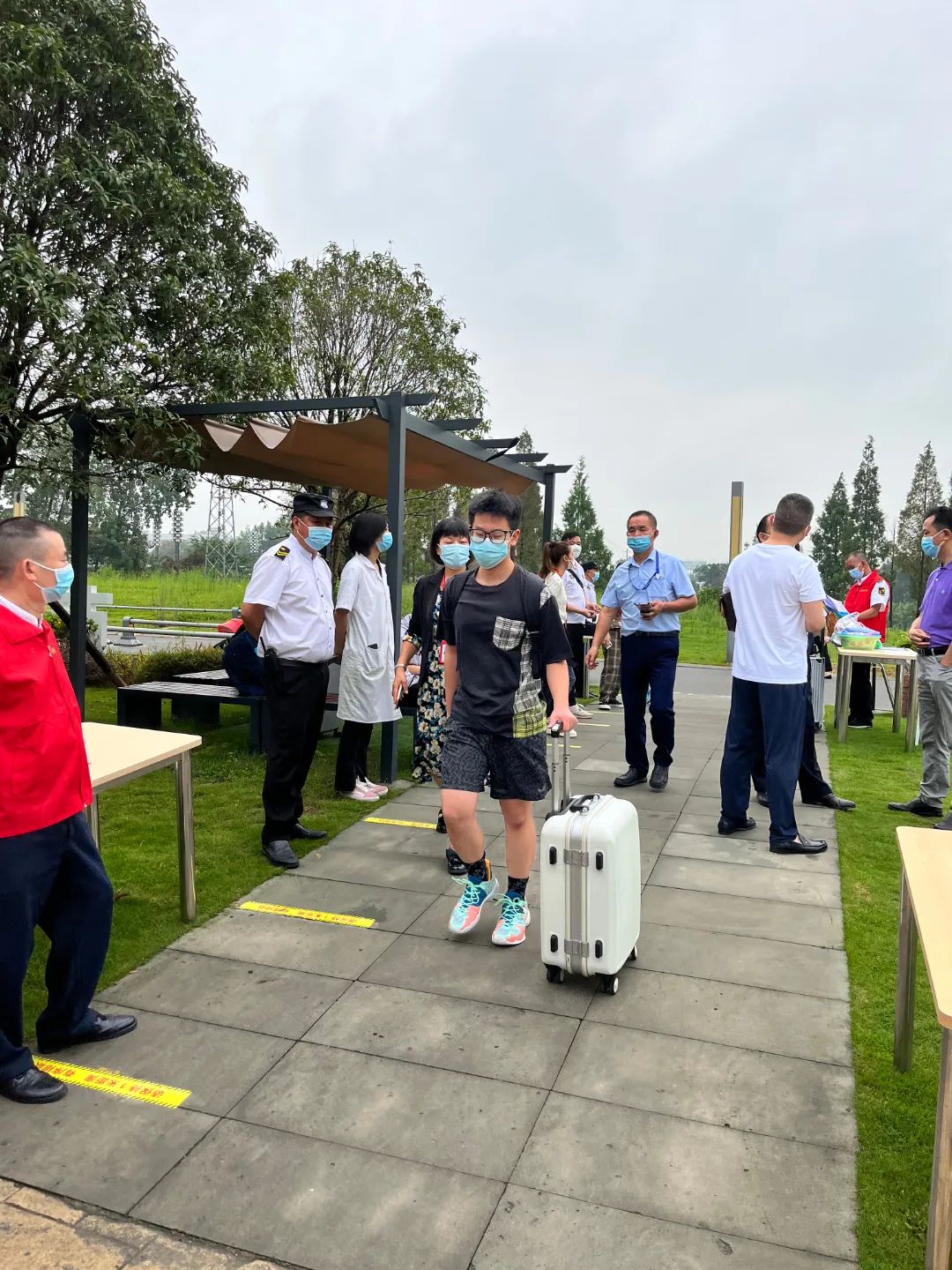 再见了，小盆友——9月19日成都家长成功“解除居家”……