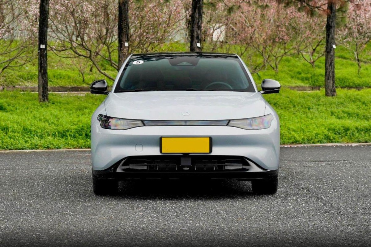 预算40-50万就买这几款车准没错,7到13万这四款车最值得买