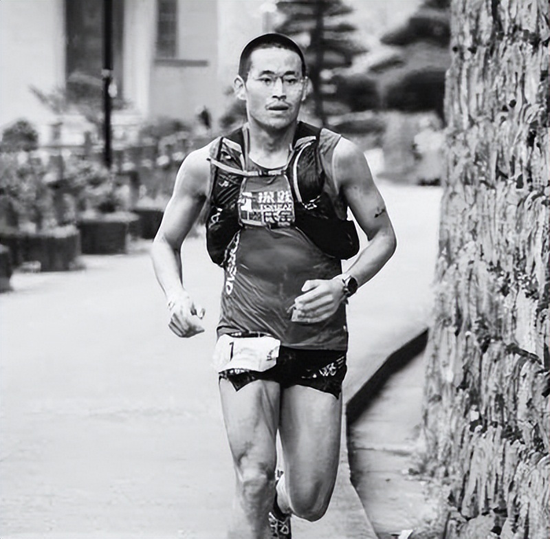 中国超马纪录保持者梁晶:被日本冠军称为英雄,31岁在赛场上遇难