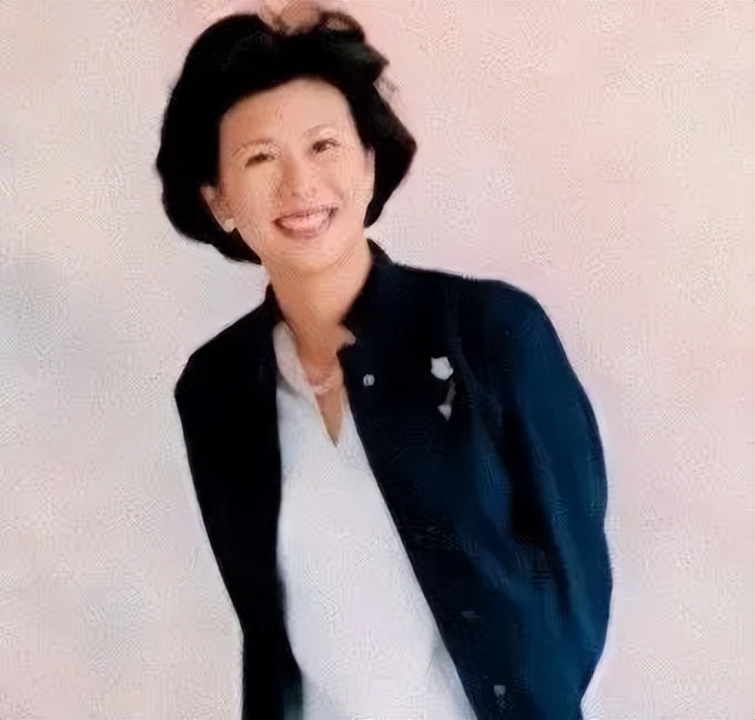 周凯旋跟了李嘉诚多少年,周凯旋凭什么被李嘉诚独宠29年