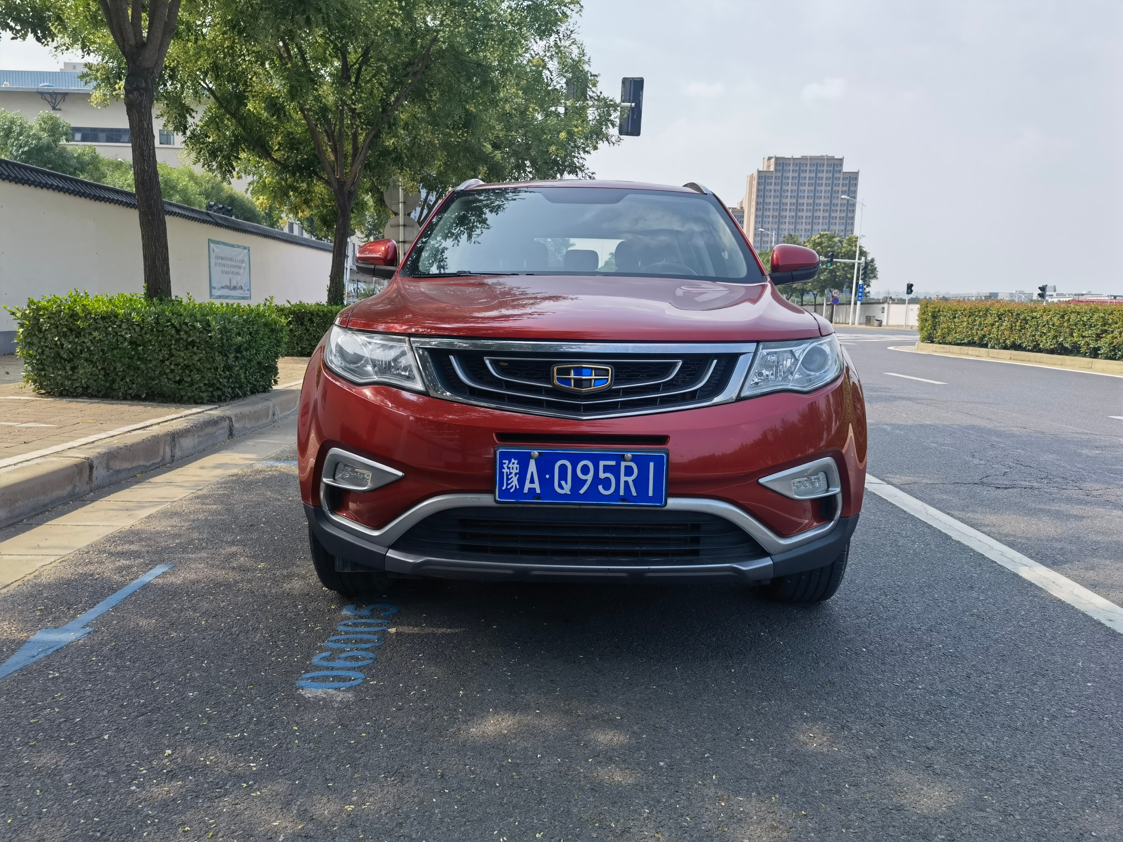 吉利5年多的轿车,5年吉利帝豪跑9万公里值多少钱