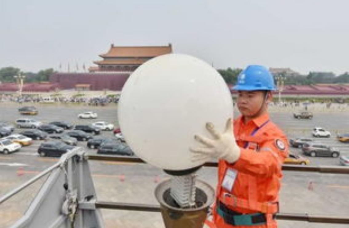 揭秘：周总理亲自定名的长安街华灯，为何能长亮63年？