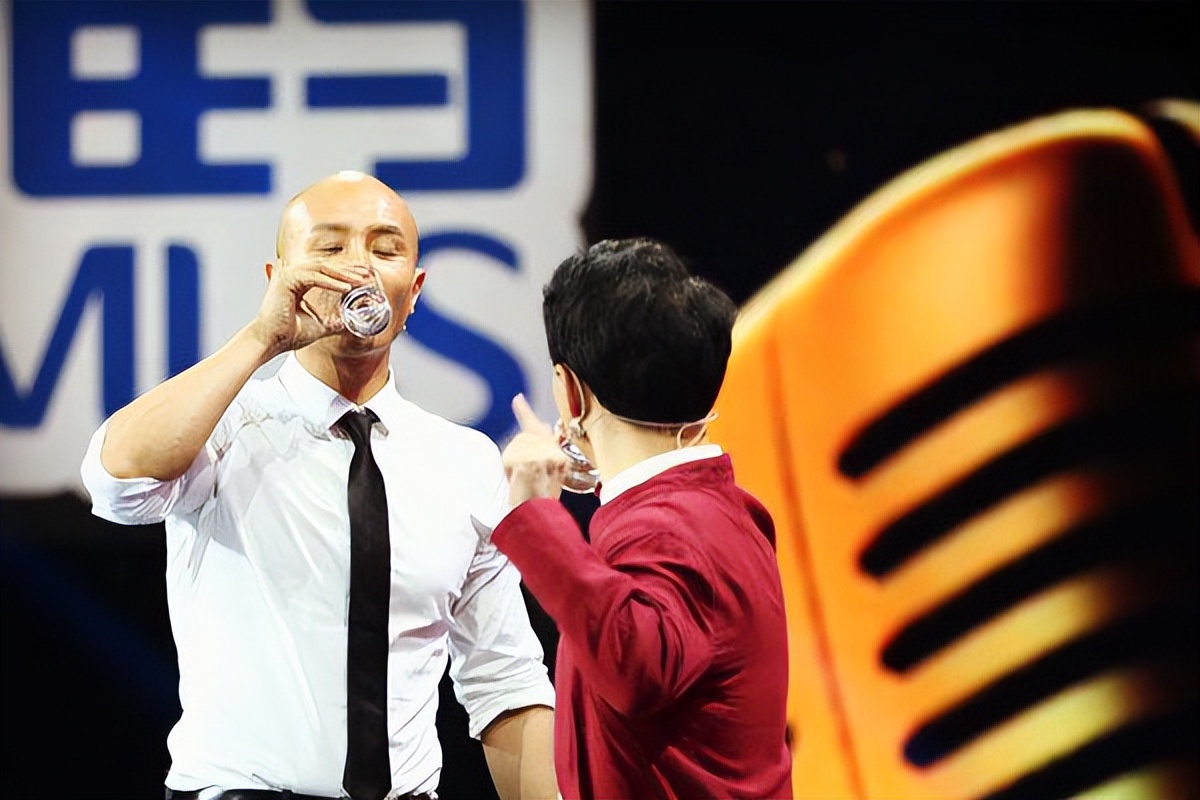 盘点酒后失态的7位明星,醉酒闯祸的8位男明星