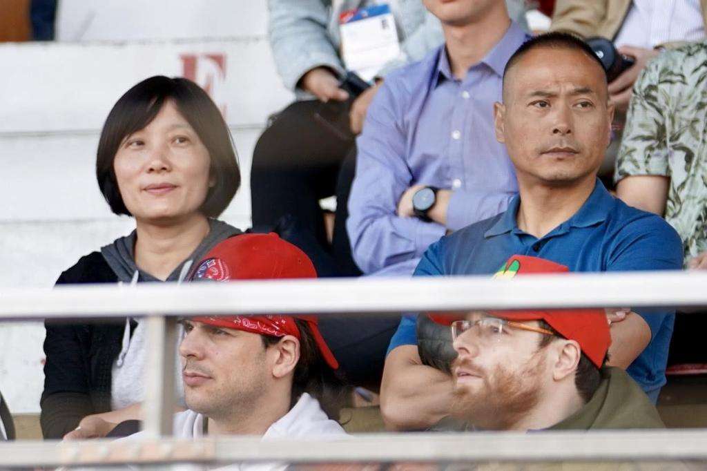 王霜是被姨父姨母养大的吗,女足王霜退役