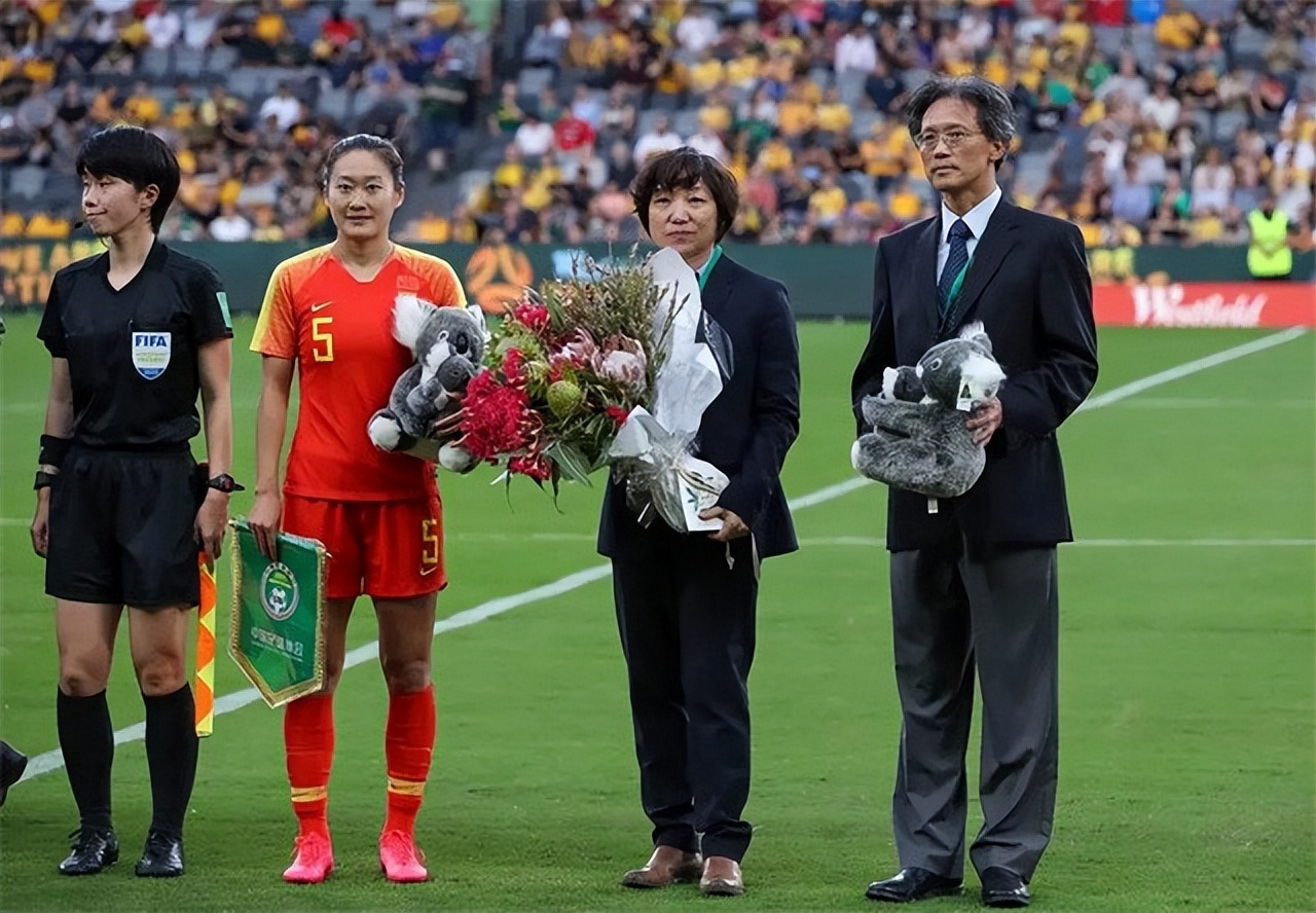 铿锵玫瑰孙雯：带伤书写女足辉煌，退役后担任中国足协副主席