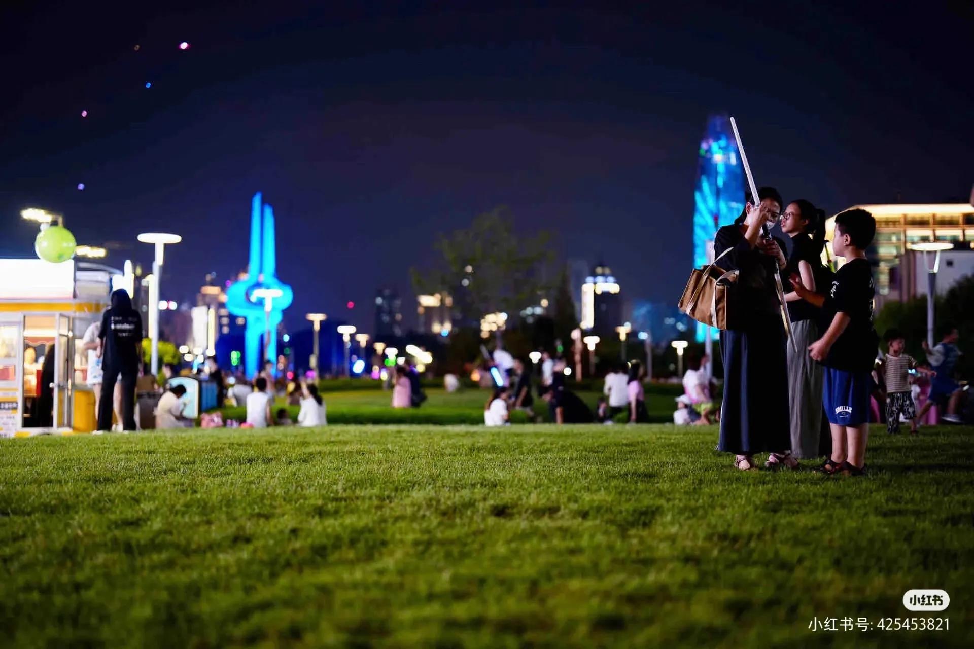 济南第二个泉城广场,泉城广场是市中区吗