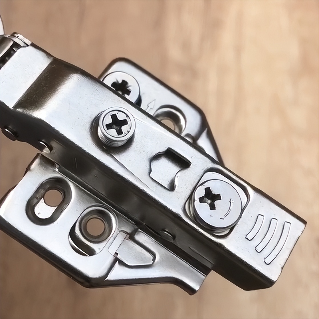 宜家柜门铰链怎么调节,冷柜门铰链调节方法