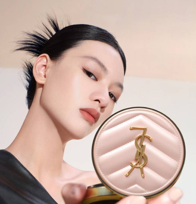 炫目登场!YSL皮气垫成网红调侃焦点