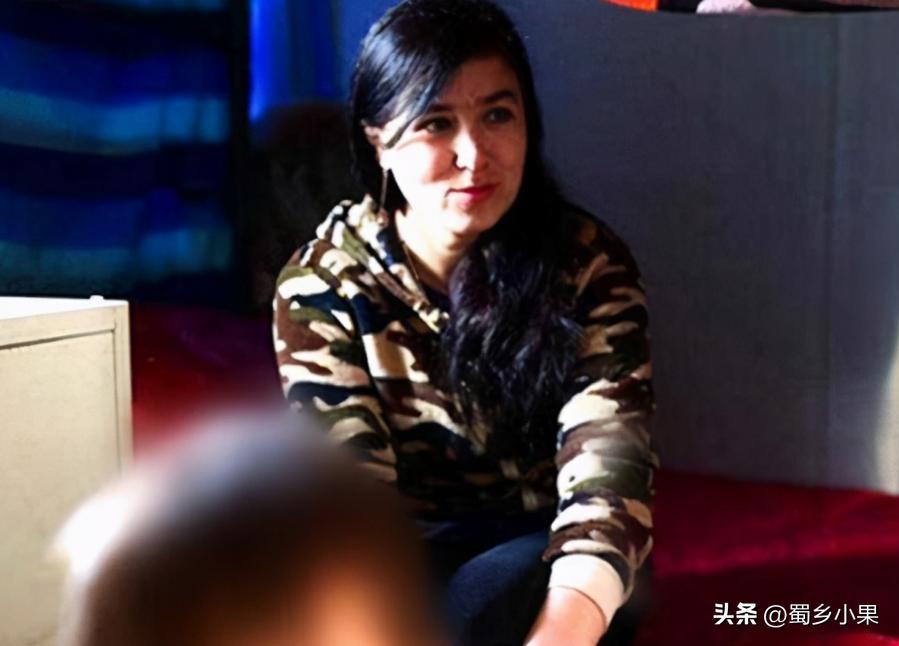 外国美女嫁45岁工地大叔,外国姑娘爱上45岁农民工