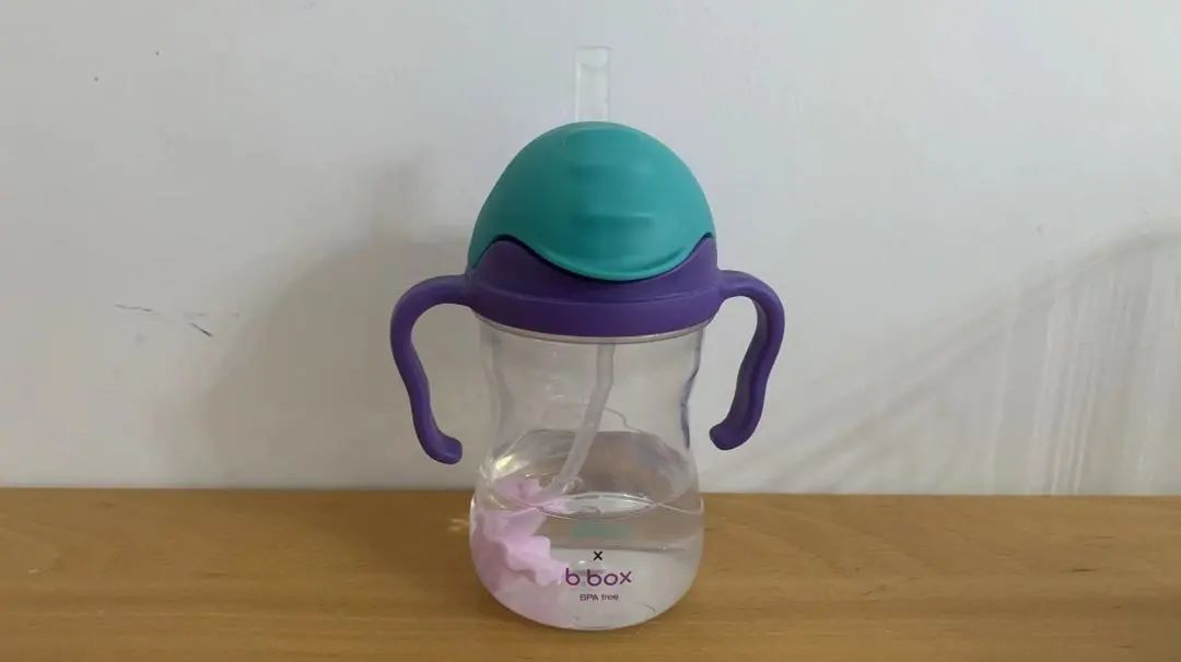 新冠阳性的老人怎样治疗,青壮年感染新冠高烧多少度