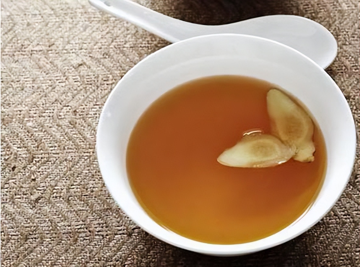 吃晚饭喝点白酒对身体有伤害吗,晚餐喝白酒对身体有什么好处