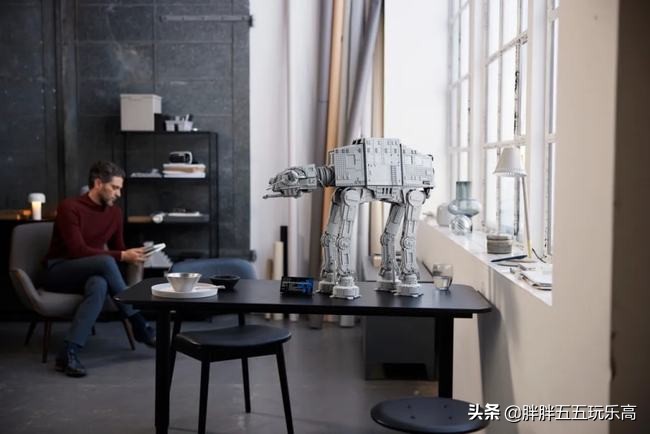 最大盒的乐高积木拼装视频,用十个乐高还原最大的乐高套装