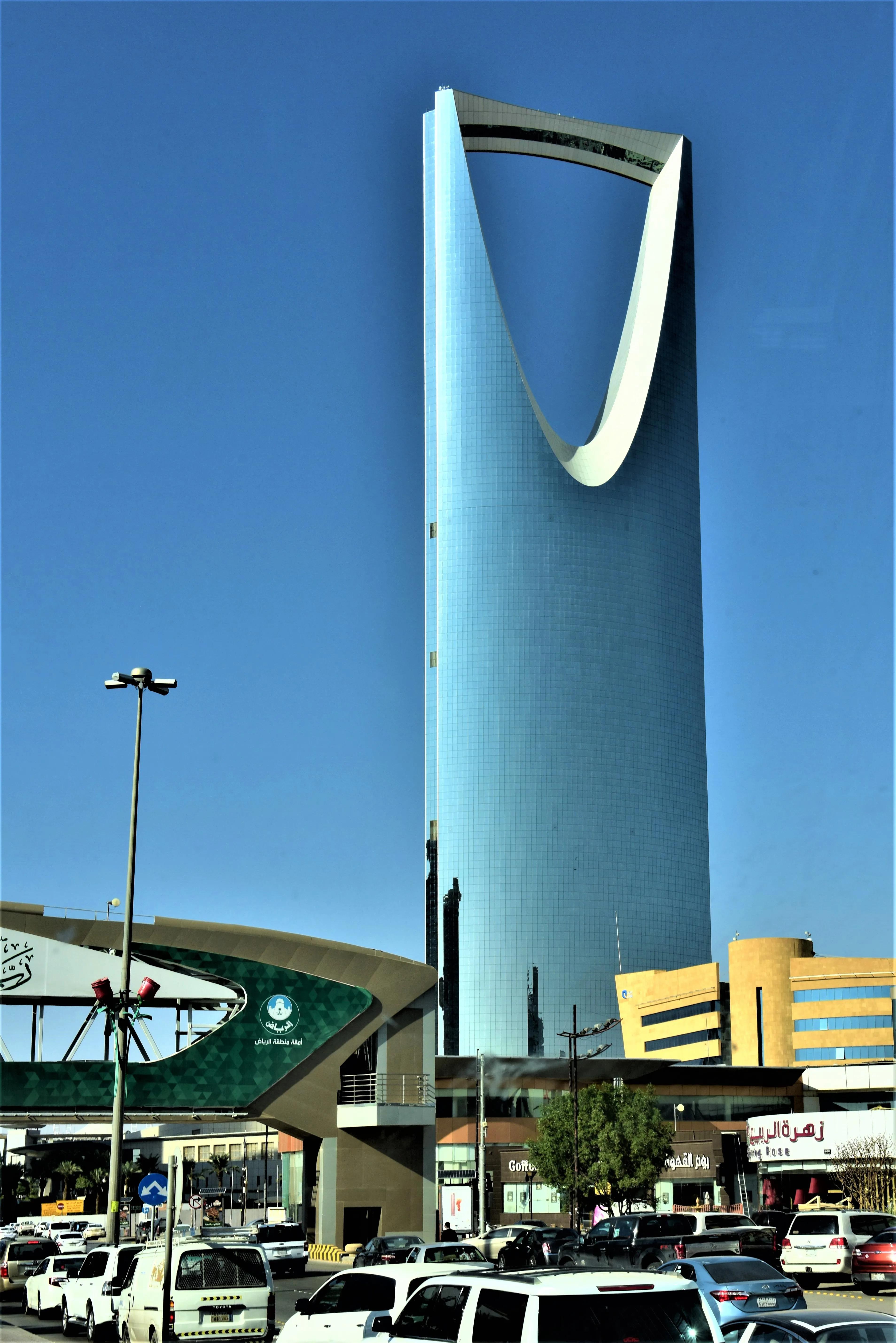 沙特是名副其实的石油王国,沙特阿拉伯富裕的石油王国