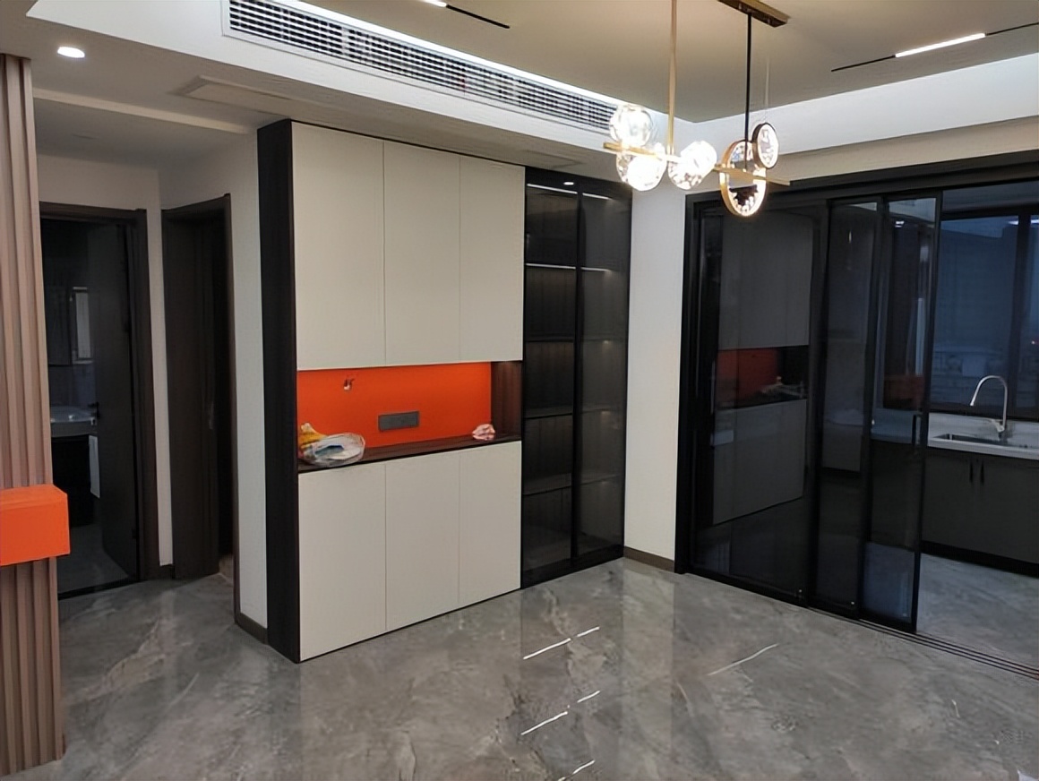 硬装装完没钱买沙发,硬装结束了没钱买电视和沙发