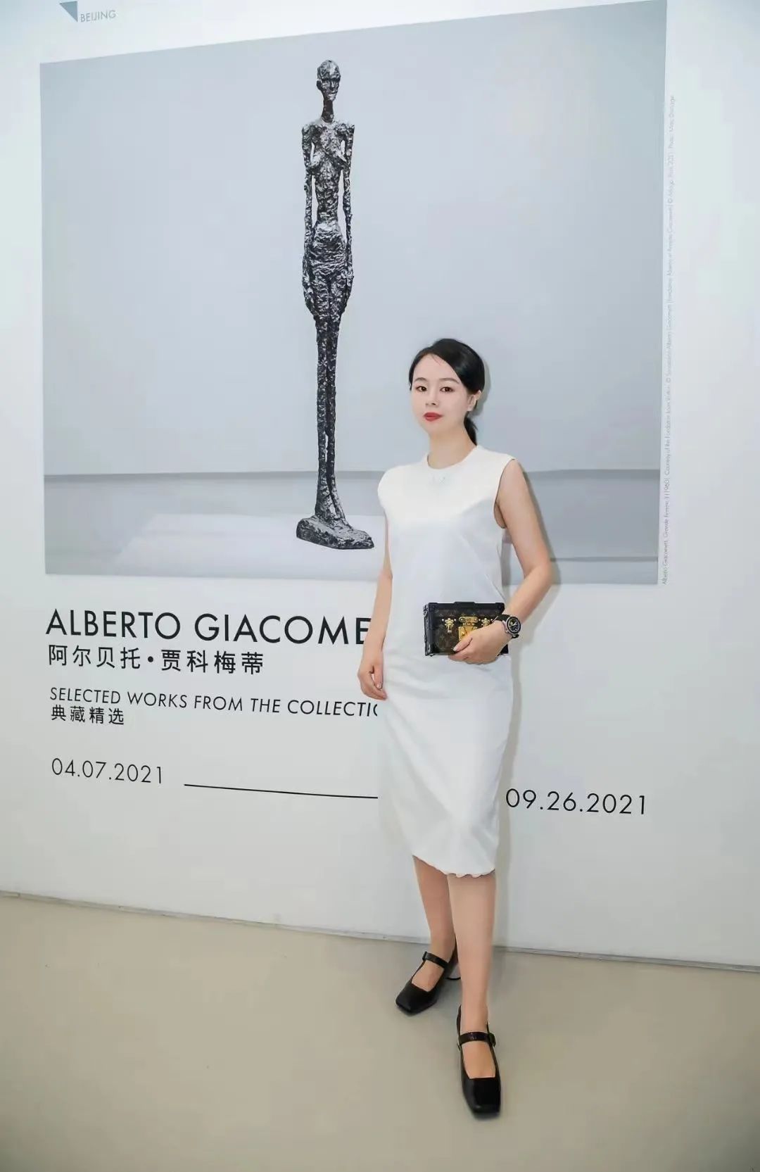 孟晚舟紫色连衣裙,孟晚舟蓝色连衣裙