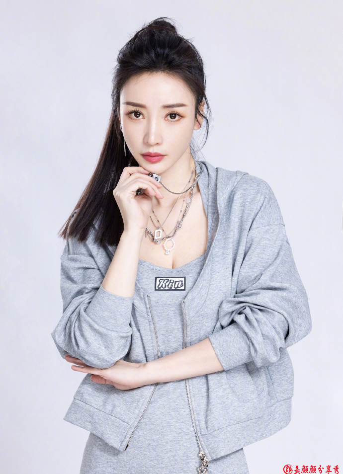 灰懒色美美的姐姐-柳岩