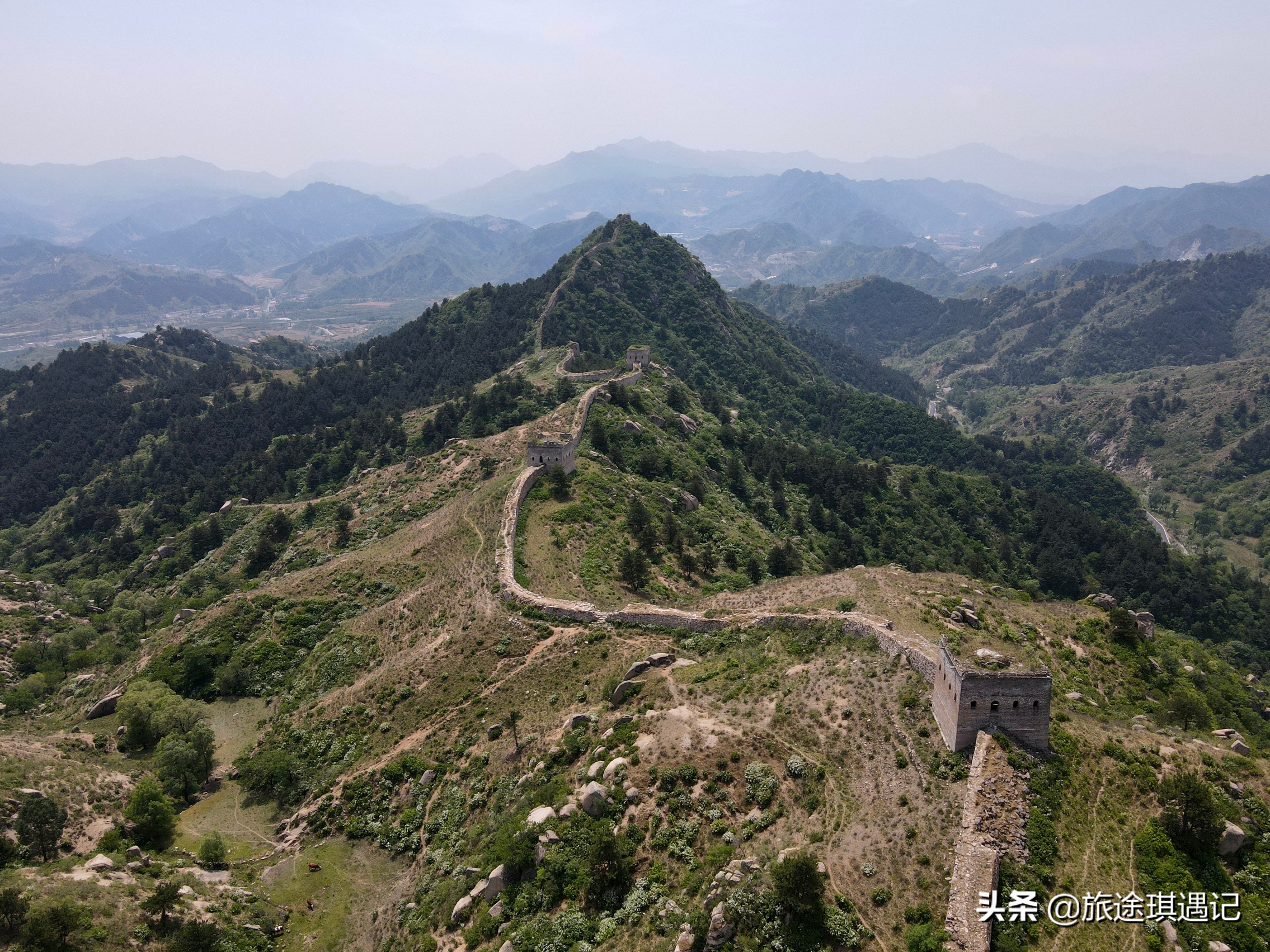 在保定也能感受边塞风情，十几个长城敌楼连成一片，让人大饱眼福