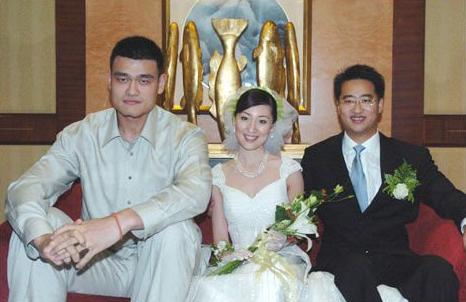 姚明为什么没有签约耐克,姚明当年为什么拒绝湖人