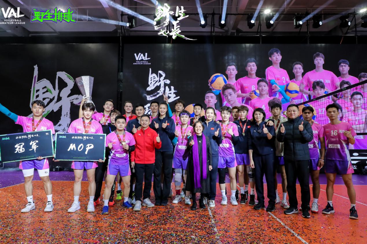 女排魏秋月惠若琪,惠若琪魏秋月观战