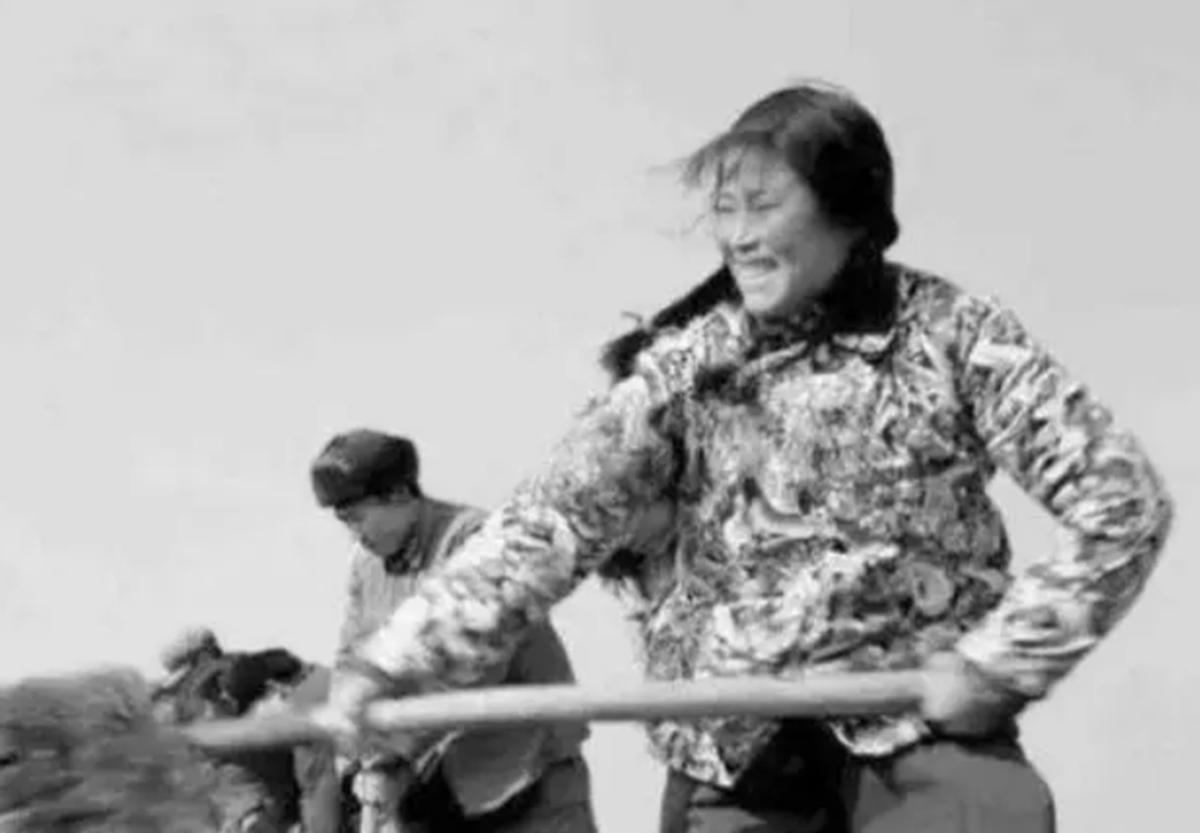 1997年山东女孩捡到价值10亿的钻石,捡到10亿钻石上交42年后现状