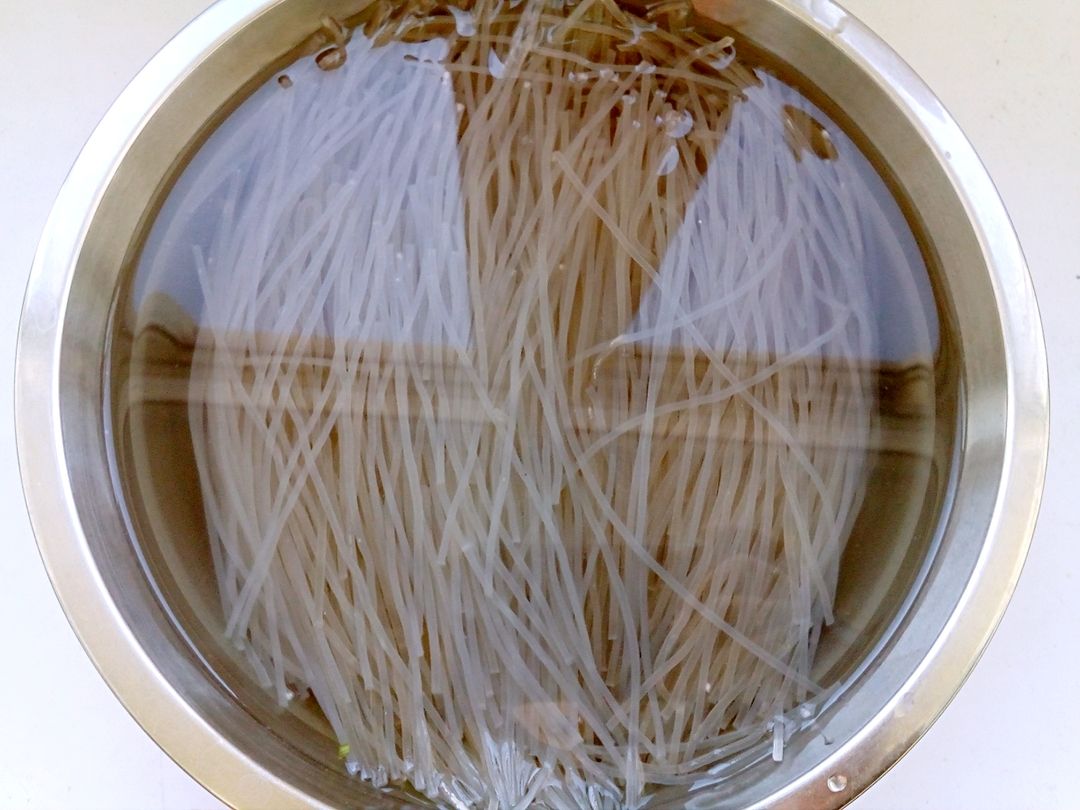 这样泡出来的粉条不夹生不软烂,粉条不含胶耐煮吗