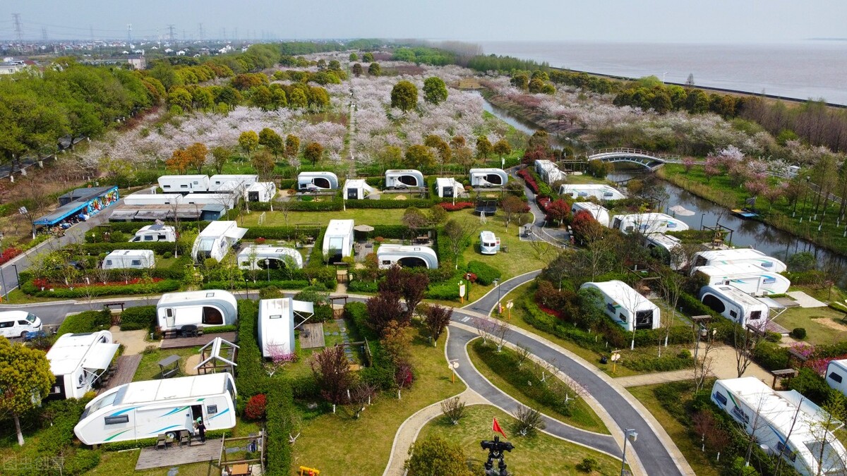 房车自驾游必备装备套装,新疆旅游自驾游必备的装备