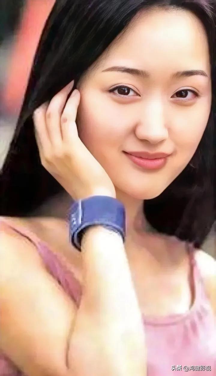 甜歌皇后杨钰莹一组高清纯美照,杨钰莹最美的生活照片