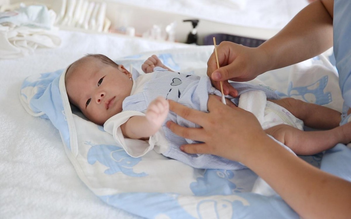 新生儿注意事项和护理方法,新生儿护理4个问题新手爸妈必备