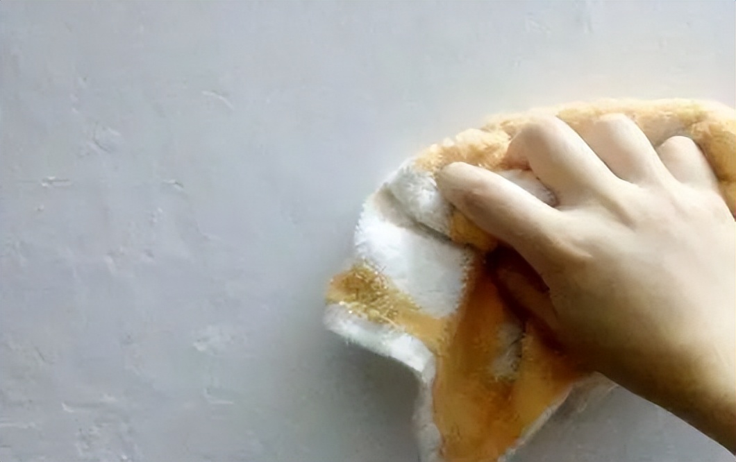 墙面渗水发霉怎么修复,墙纸渗水发霉开裂如何修复