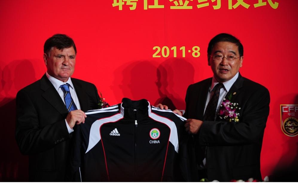 国青主帅安东尼奥继续续约,足协拒绝国足征召